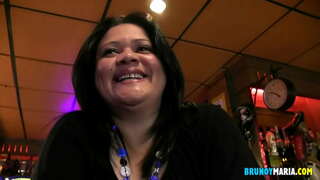 Yn mynd i wneud prawf bachelorette, gynhesu i ffrind y briodferch, ac yn aml yn polvazo