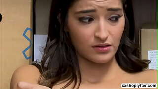 ���ामौत्तेजित होणे अधिकारी शेवटी gets a chance to fuck Emily Willis मध्ये कुत्र्यासारखा