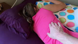 Pai fica enteada acordar de manhã com seu pau enorme Pai fica enteada acordar de manhã com seu pau enorme