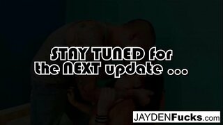 Hot brunette трахает худро шарики зан