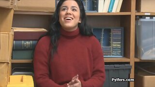 Пышную латиноамериканскую воровку поймал ва трахнул ранди гвардияи