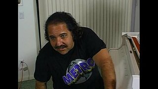 Metro - Ron Jeremy Venice Beach - scény 4