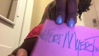 Բարեկազմ Հաստ Նկարահանել է, Ցույց է տալիս, Որ նա Էլ է կարող Սաղավարտի իր Ավար!