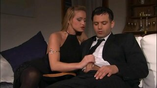 Ҳамин анал бо камоли хурсандӣ барои порнозвезды Кати Нобили ва он ҷавон Жеребца - (HD Саҳна)