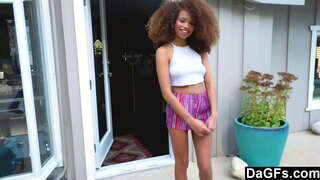 Dagfs - Ошикон Негритянка Соҳиби Худ Имконияти Хеле Васеъ Дар Бораи Трахнуться